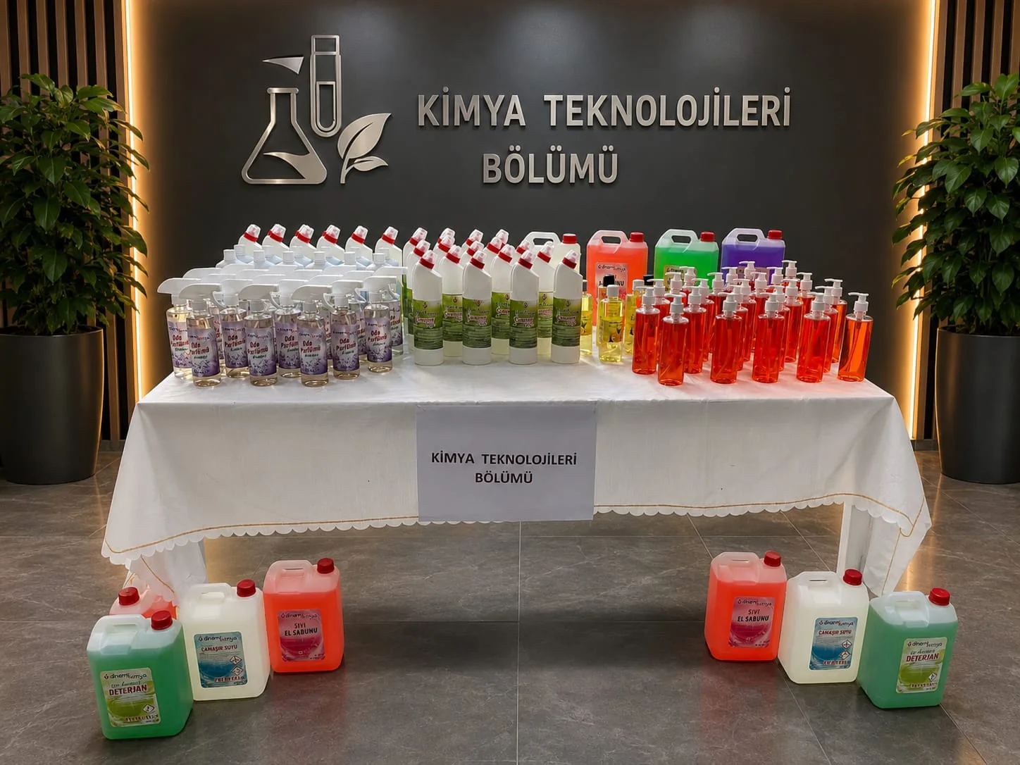 Kimya Teknolojileri Bölümünde öğrencilerin ürettiği temizlik ve kişisel bakım ürünleri