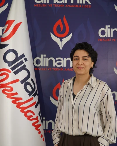 Betül Müdür, Felsefe Öğretmeni