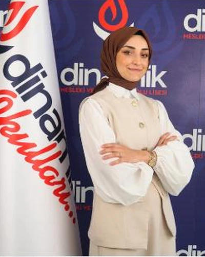 Büşra Tok, Matematik Öğretmeni