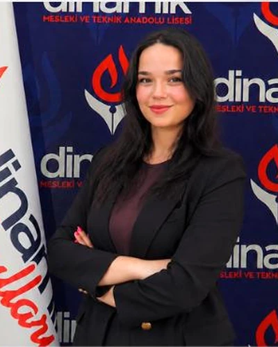 Mihriban Çelik, İngilizce Öğretmeni