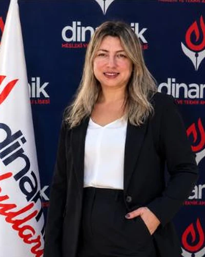 Nevin Varoğlu, Türk Dili ve Edebiyatı Öğretmeni