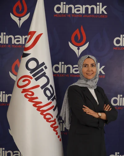 Nuriye Yumlu Güngör, Fizik Öğretmeni