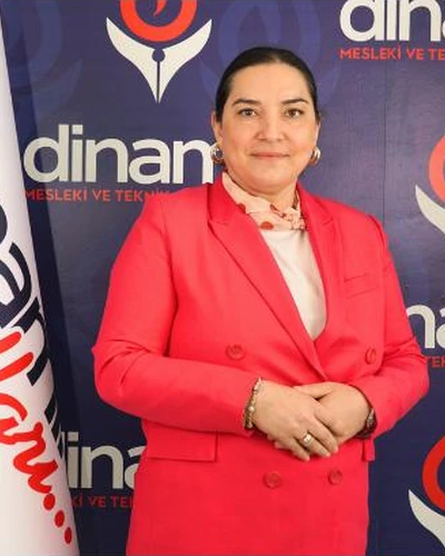 Zeynep Bozdemir, Biyoloji Öğretmeni